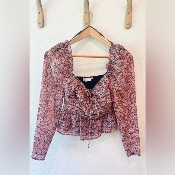 ASTR THE LABEL Toni Top in Black/Pink Floral Size XS - Picture 2 of 4